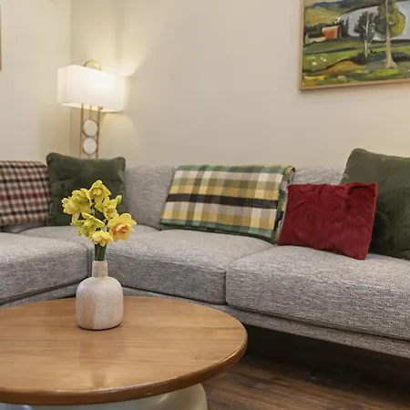 Castlestone Holiday Cottages & Countryhouses * Naas