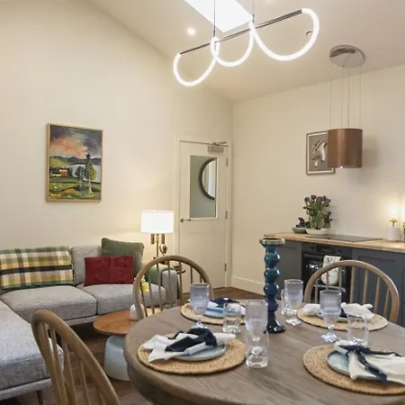 Castlestone Holiday Cottages & Countryhouses Apartamento *