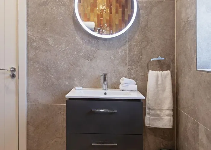 Castlestone & 纳斯